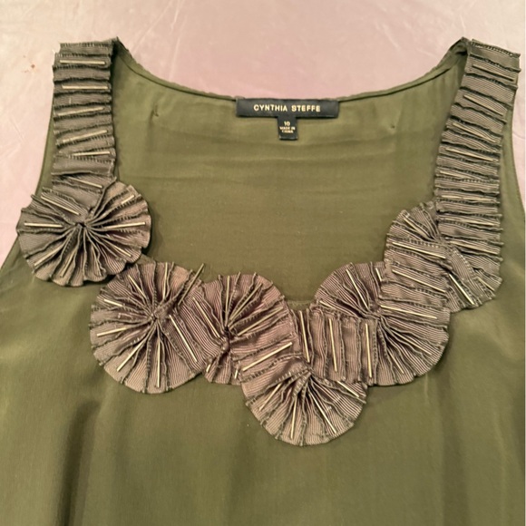 Cynthia Steffe 100% Silk Olive Green sleeveless blouse Size 10/Medium MSRP &195 - Picture 6 of 10